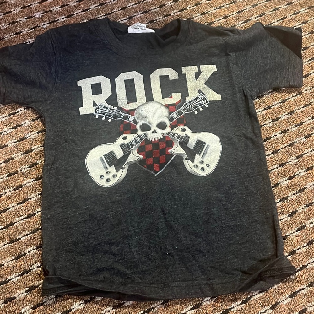Bottle caps rock tee size 3T